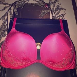 Victorias Secret rhinestone embellished bra 38C