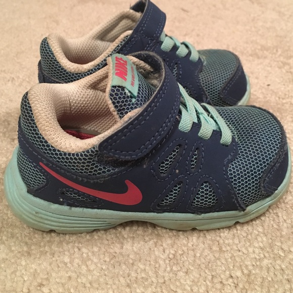 Nike Kid's Size 6c Shoes
