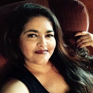 Meet your Posher, Deborah