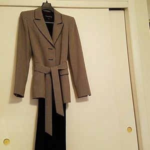 Evan Picone 2 Piece Suit