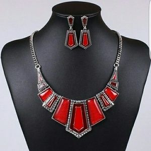 Gorgeous necklace and earring set!