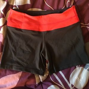 LuluLemon Reversible Yogi booty shorts