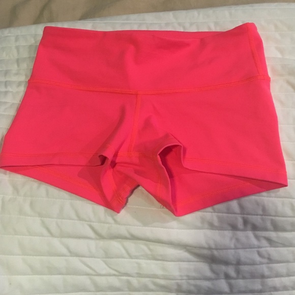 sold❌❌Lululemon compression shorts!