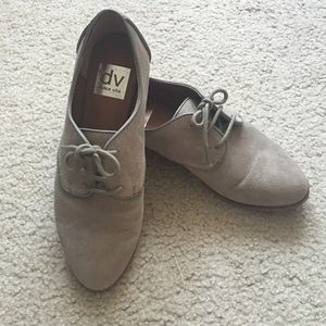 DV Dolce Vita gray suede Oxfords
