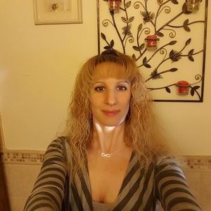 Meet your Posher, Debbie