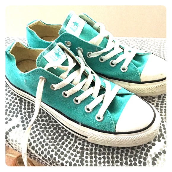 Converse lace ups