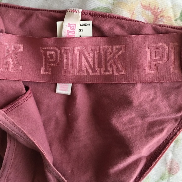 Pink brand underwear 😌 - Picture 4 of 4
