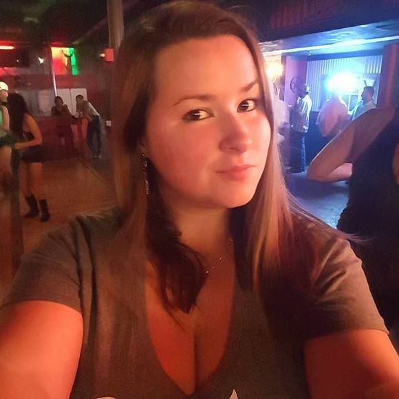 Meet your Posher, Kristen - Picture 1 of 1