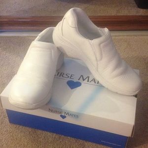 🎉 SALE 🎉White Nurse Mates clogs
