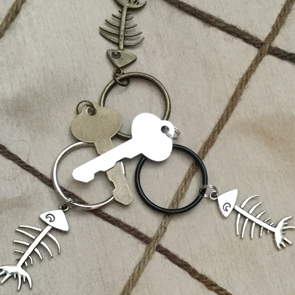 🎉2x's🎉HP🎉🐠Bonefish🐠Keychain🐠 - Picture 2 of 4