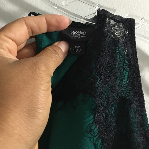 Blouses - Picture 3 of 4