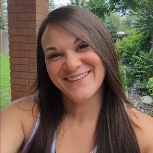 Meet your Posher, Kayla