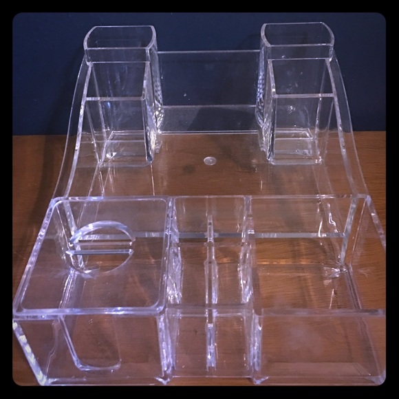 🎀🎀Brand new acrylic makeup organizer🎀🎀