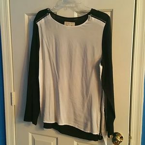 B&W zipper detail casual blouse