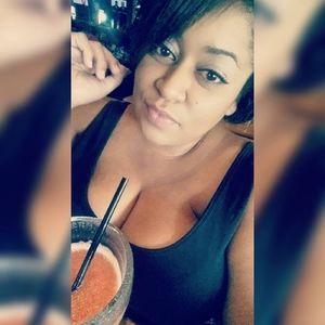 Meet your Posher, Dominique