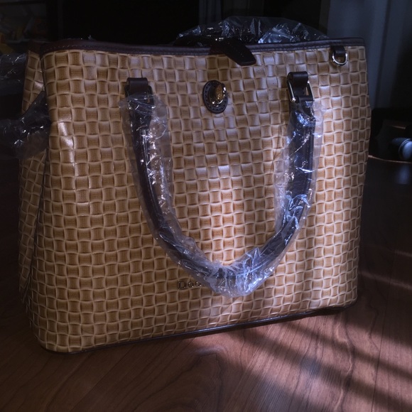 Dooney & Bourke