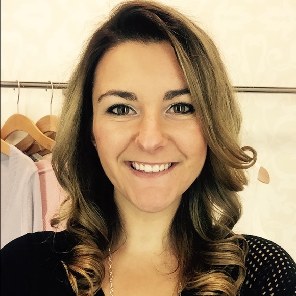 Meet your Posher, Kristen - Picture 2 of 2