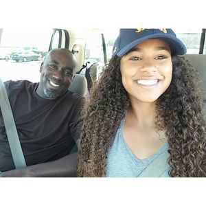 Meet your Posher, Nia