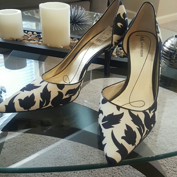 Anne Klein Shoes - Black & White Dorsey Heels