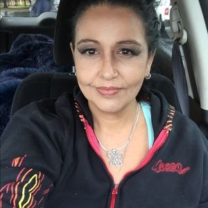 Meet your Posher, Phyllis