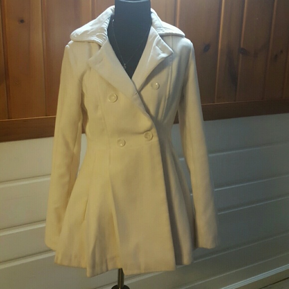 SOLD! New, Cream/off white pee/dress coat