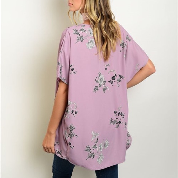 Open Front Lavender Floral Kimono - Picture 3 of 3