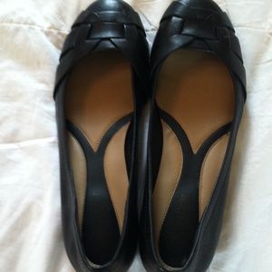 Naturalizer flat shoes