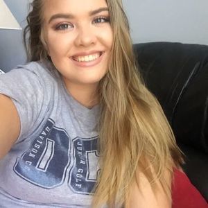 Meet your Posher, Katelyn