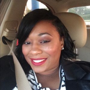 Meet your Posher, Shakeia