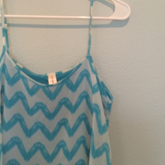 Blue tank top - Picture 2 of 2