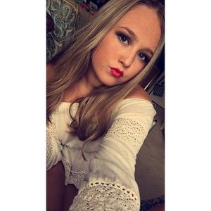 Meet your Posher, Madelyn