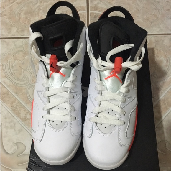 Air Jordan 6 Retro Infrared Sz. 6 Youth(GS)