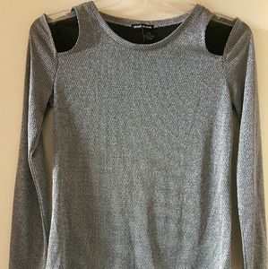 DKNY shoulder cut-out top BRAND NEW