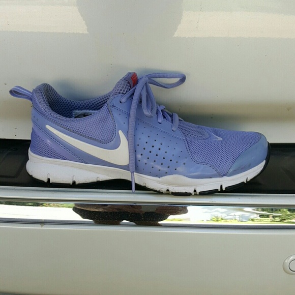 NIKE athletic shoes. 7.5 , purple