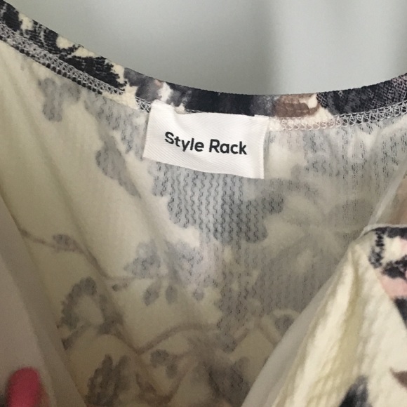 Gorgeous blush floral maxi dress size medium - Picture 4 of 4