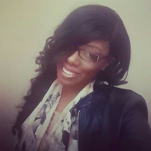 Meet your Posher, Nora