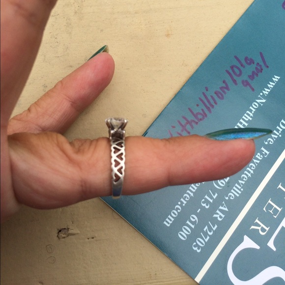 Engagement ring - Picture 2 of 2