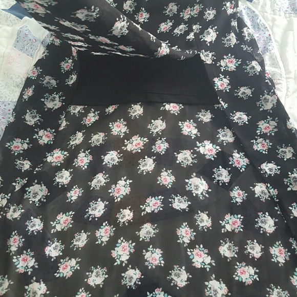 Chiffon Floral maxi skirt - Picture 3 of 4
