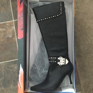 Italina By Summer Rio Leather heel boot.