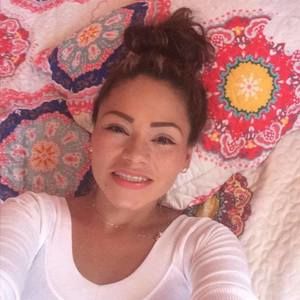 Meet your Posher, Lorena