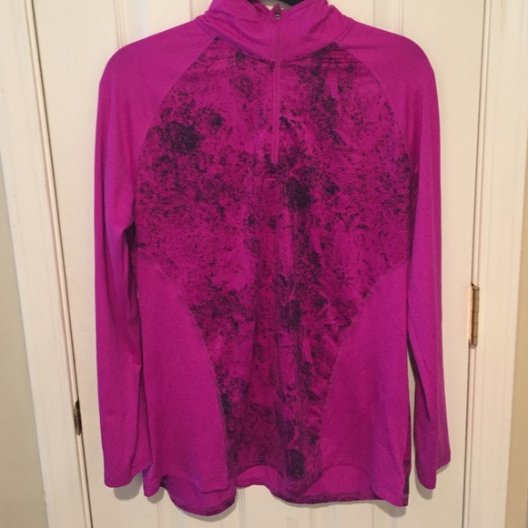 Long sleeve athletic top