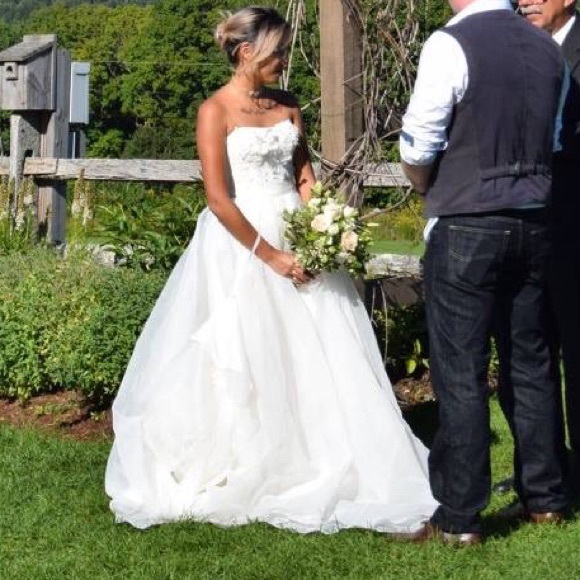 Cynthia Rowley Wedding Gown - Picture 4 of 4