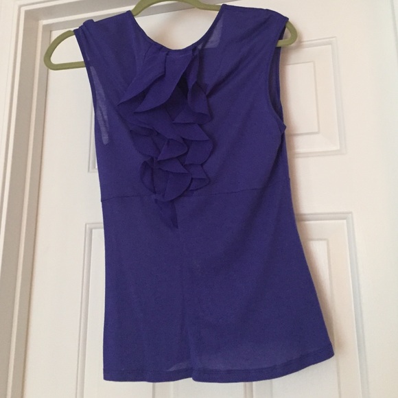 Top wit ruffle!! - Picture 2 of 2