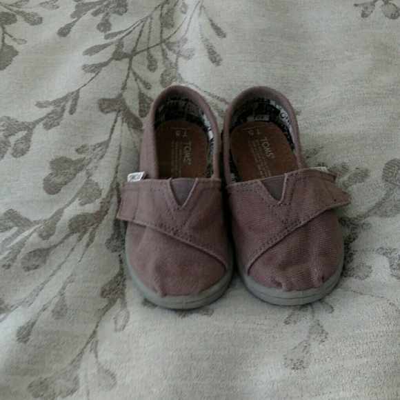 Toms canvas shoes