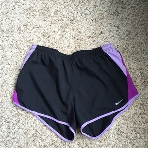 NWOT Nike Size M Running Shorts