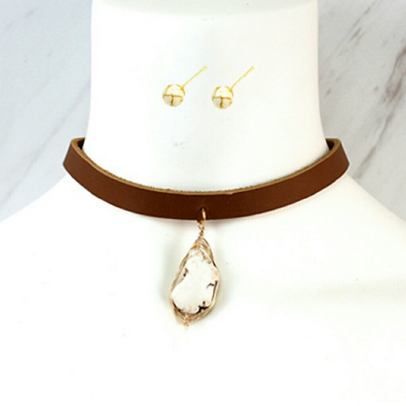 Leather Howelite Choker - Picture 2 of 2