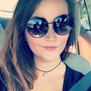 Meet your Posher, Brooke