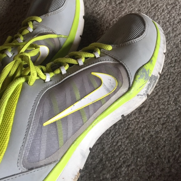 Nike Shoes - Picture 3 of 4