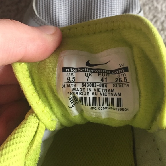 Nike Shoes - Picture 4 of 4