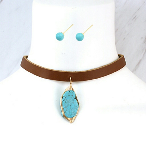 🆕LAST ONE! Leather Turquoise Choker - Picture 2 of 2
